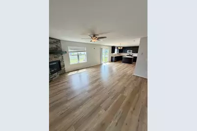 1933  Cheshire Dr, Racine, WI 53182 - Photo 2
