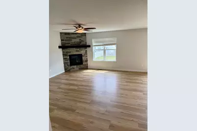 1933  Cheshire Dr, Racine, WI 53182 - Photo 6