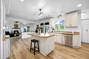 14390 W Wilbur Dr, New Berlin, WI 53151 - Photo 12
