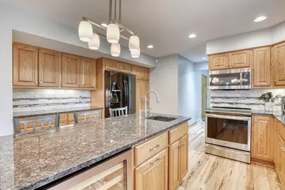 W146N6234  Wigwam Ct, Menomonee Falls, WI 53051 - Photo 4