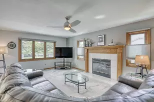 W146N6234 Wigwam Dr, Menomonee Falls, WI 53051 - Photo 10