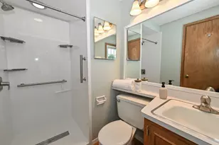 13780 W Graham St, New Berlin, WI 53151 - Photo 40