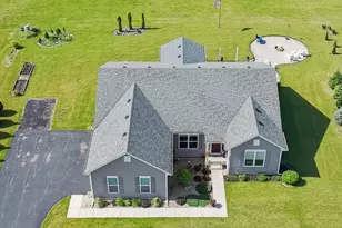 463 Chasefield Dr, Williams Bay, WI 53191 - Photo 4