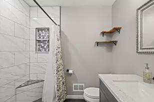 1128 S 98th St, West Allis, WI 53214 - Photo 14