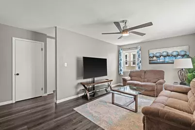 1128 S 98th St, West Allis, WI 53214 - Photo 12