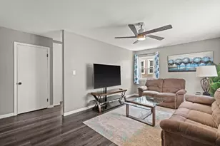 1128 S 98th St, West Allis, WI 53214 - Photo 12
