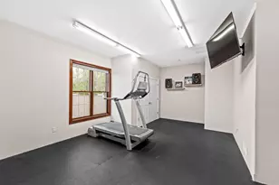 2425 S Superior St, Milwaukee, WI 53207 - Photo 52