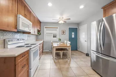 2432 S 109th St, West Allis, WI 53227 - Photo 14