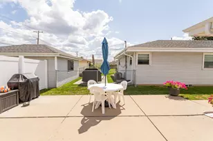 2432 S 109th St, West Allis, WI 53227 - Photo 32