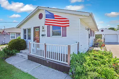 1109 S 36th St, Manitowoc, WI 54220 - Photo 2