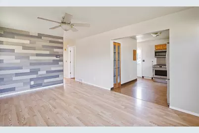 1109 S 36th St, Manitowoc, WI 54220 - Photo 8