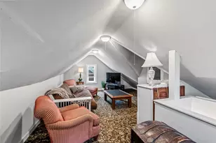 2726 N Bartlett Ave, Milwaukee, WI 53211 - Photo 20