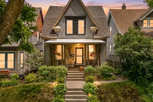 2726 N Bartlett Ave, Milwaukee, WI 53211 - Photo 32