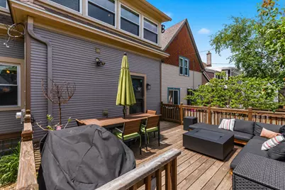 2726 N Bartlett Ave, Milwaukee, WI 53211 - Photo 24