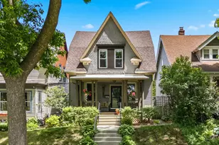 2726 N Bartlett Ave, Milwaukee, WI 53211 - Photo 1