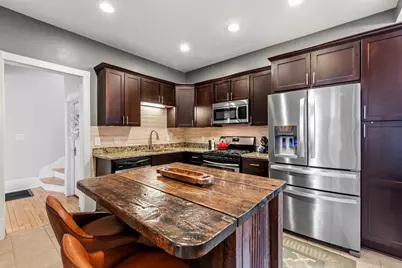 2726 N Bartlett Ave, Milwaukee, WI 53211 - Photo 8