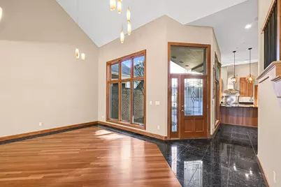 7513 W Tuckaway Pines Cir, Franklin, WI 53132 - Photo 2
