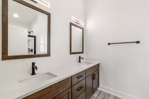 228 E Brown St, Milwaukee, WI 53212 - Photo 14