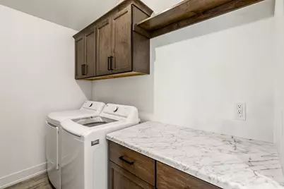 228 E Brown St, Milwaukee, WI 53212 - Photo 12