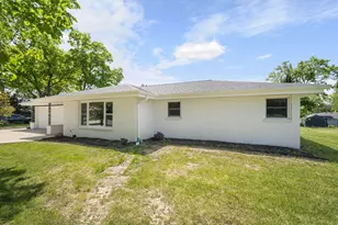 8001 W Whitaker Ave, Greenfield, WI 53220 - Photo 26