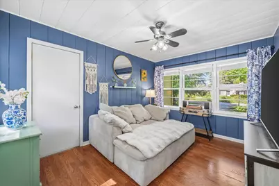 7035 N Rockledge Ave, Glendale, WI 53209 - Photo 14
