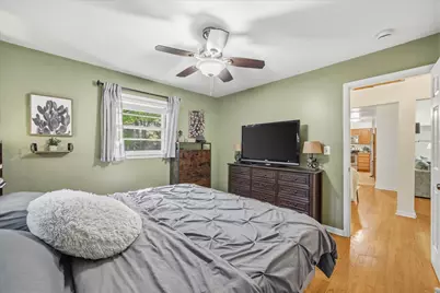 7035 N Rockledge Ave, Glendale, WI 53209 - Photo 16