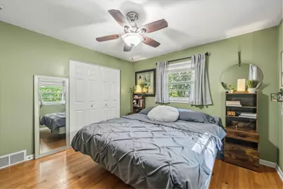 7035 N Rockledge Ave, Glendale, WI 53209 - Photo 18