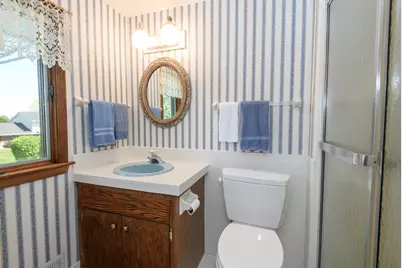 524  Park Crest Dr, Thiensville, WI 53092 - Photo 14