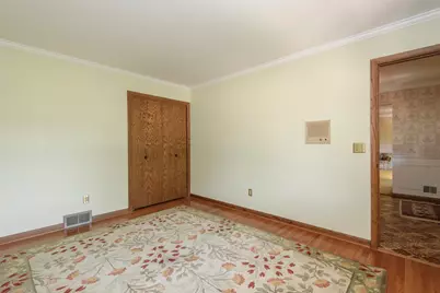 524  Park Crest Dr, Thiensville, WI 53092 - Photo 10