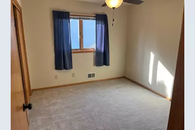 241  Quail Cir, West Bend, WI 53095 - Photo 16