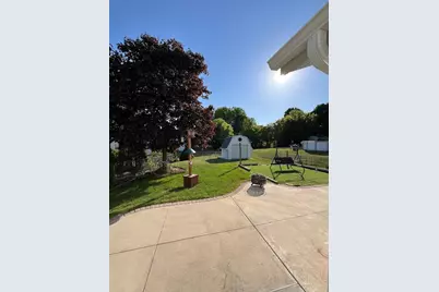 241  Quail Cir, West Bend, WI 53095 - Photo 2