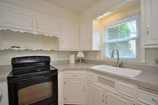 122 N Maple Terrace, Oconomowoc, WI 53072 - Photo 14