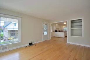 122 N Maple Terrace, Oconomowoc, WI 53072 - Photo 10