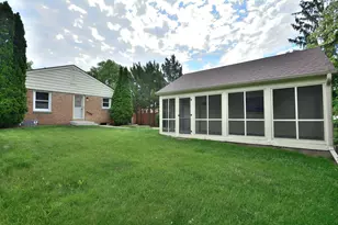 122 N Maple Terrace, Oconomowoc, WI 53072 - Photo 6