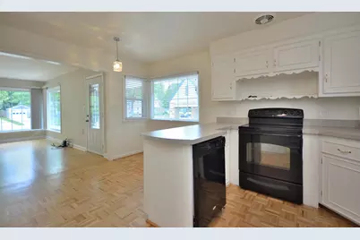 122 N Maple Ter, Oconomowoc, WI 53072 - Photo 16