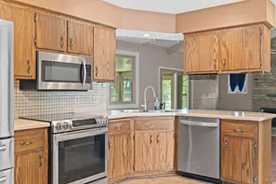13885 W Crawford Dr, New Berlin, WI 53151 - Photo 8
