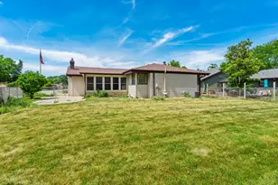 13885 W Crawford Dr, New Berlin, WI 53151 - Photo 26