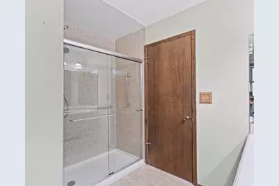 13885 W Crawford Dr, New Berlin, WI 53151 - Photo 18