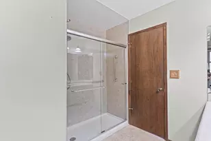 13885 W Crawford Dr, New Berlin, WI 53151 - Photo 18