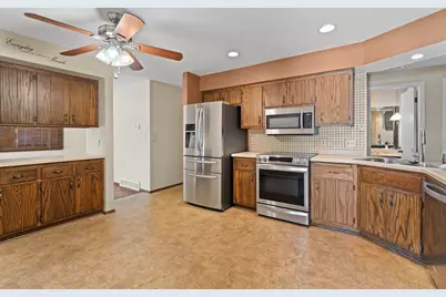 13885 W Crawford Dr, New Berlin, WI 53151 - Photo 6