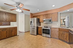 13885 W Crawford Dr, New Berlin, WI 53151 - Photo 6