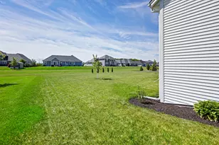 W223N4688 Seven Oaks Dr, Pewaukee, WI 53072 - Photo 30