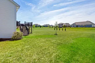 W223N4688 Seven Oaks Dr, Pewaukee, WI 53072 - Photo 34