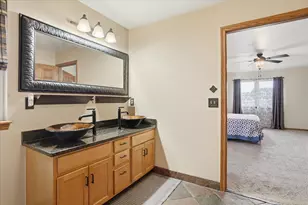 944 Bluebird Ct, Hartford, WI 53027 - Photo 20