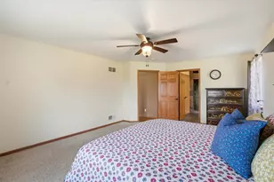 944 Bluebird Ct, Hartford, WI 53027 - Photo 16