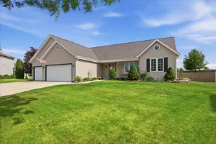 944 Bluebird Ct, Hartford, WI 53027 - Photo 52