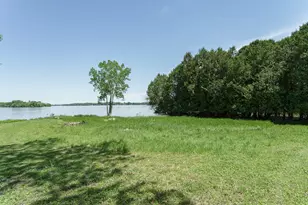 W4428 Lakeview Dr, Hustisford, WI 53034 - Photo 10