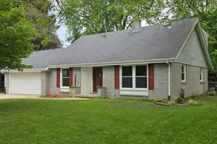 447 S Woodland Dr, Whitewater, WI 53190 - Photo 2