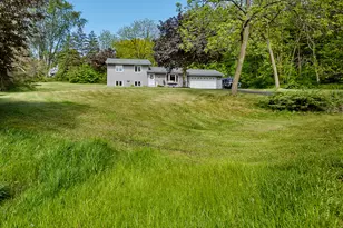 W278S8705 Lookout Ln, Vernon, WI 53149 - Photo 2