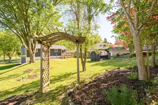 1717 Sunset Ridge Dr, West Bend, WI 53090 - Photo 24